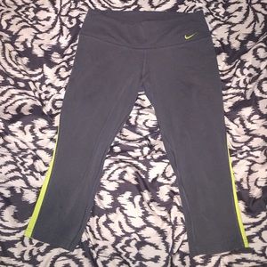 Womens Nike Dri-Fit Cropped Leggings SMALL
